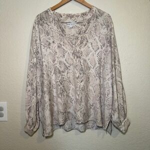 Ava & Viv Women 2X Blouse Snake Python Print Long Sleeve V Neck Lightweight Plus